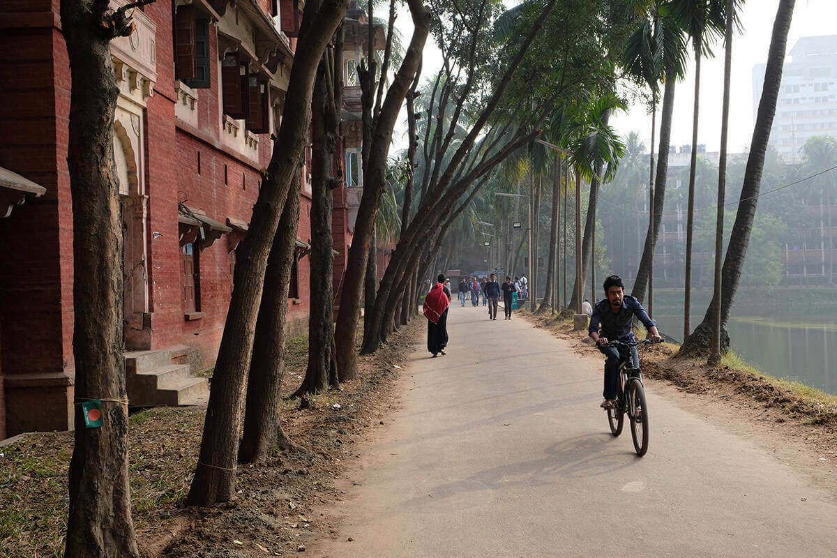 Street in Bangladesh (Photo cred: Cristian Koepfli)